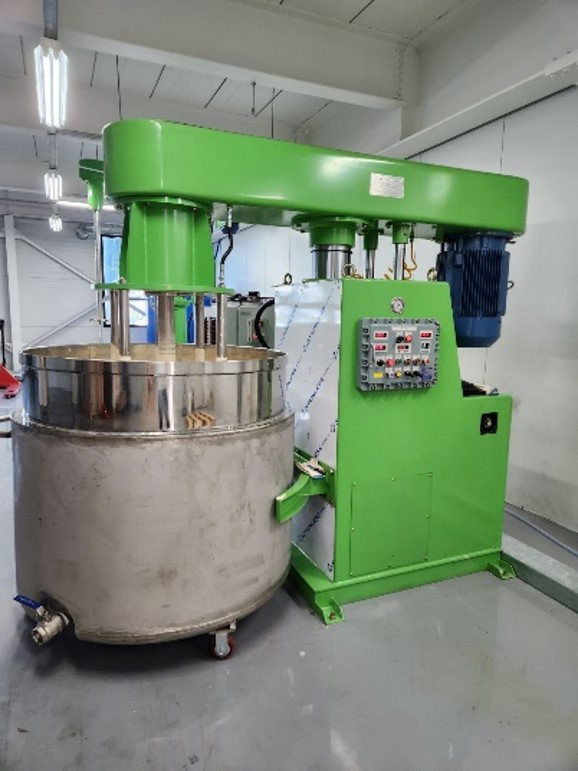 High-Speed Liquid Mixing System / 비료 성분의 균일한 혼합을 보장하는 고성능 고속 교반 설비 시스템입니다.